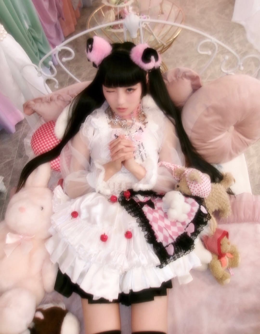 ネオン・レベリオン